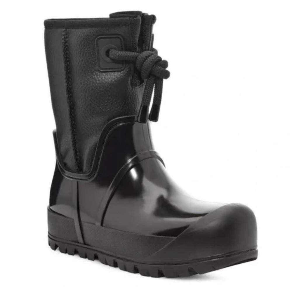 UGG Raincloud Lace-Up Black Boots Size 7 — Never Worn